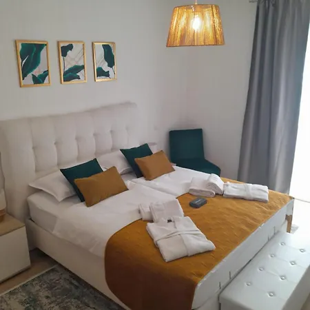 Infiniti Sunrise Kali Apartment Kovacic